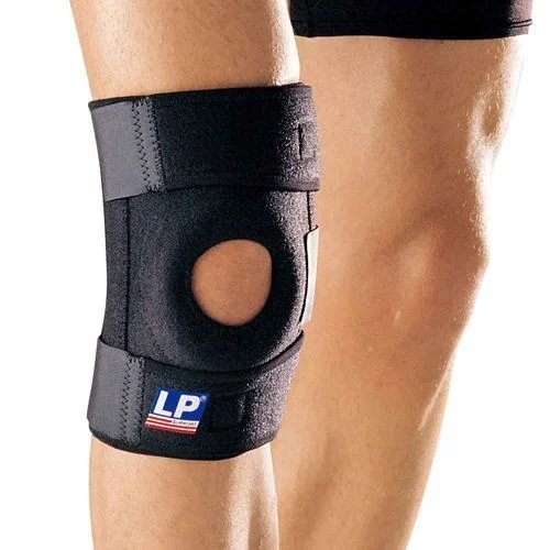 KNEE SUPPORT WITH STAYS