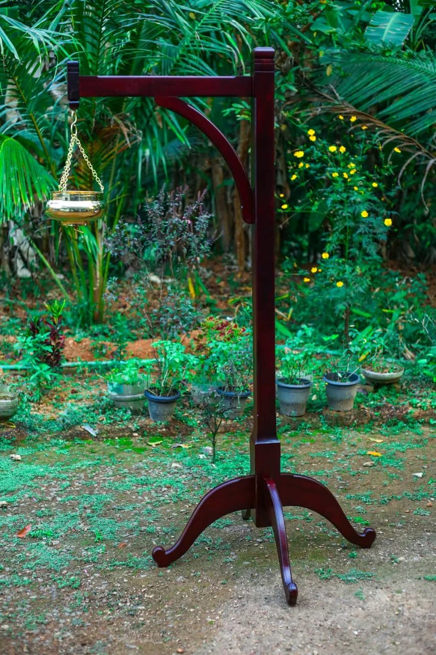 Panchakarma table massage stand