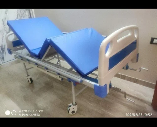 WITH RAILING WHEEL AND COT/BED